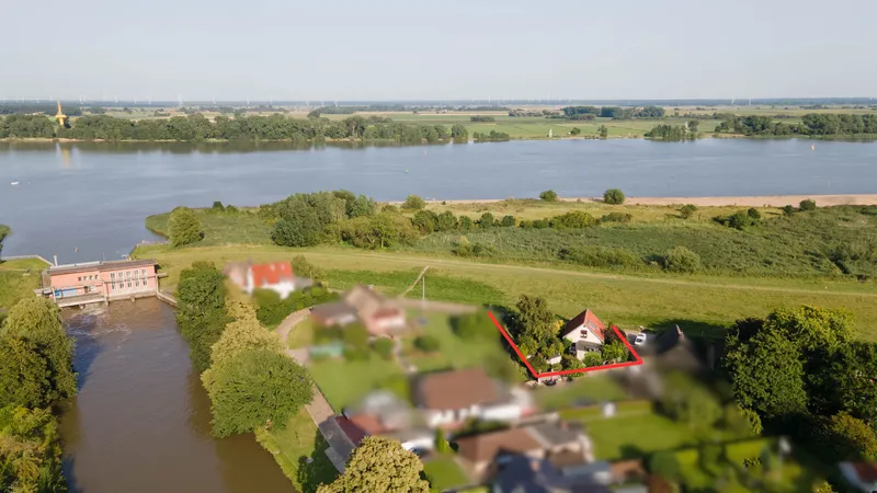 Handwerker aufgepasst: Einfamilienhaus in direkter Nähe zum Strand