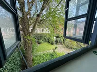 1.OG Mitte - Doppelfenster mit Blick in den Garten