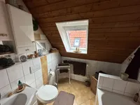 Dachgeschosswohnung - Badezimmer Ansicht 2
