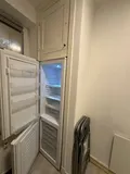 Einbauschrank - hier mit Kühlschrank und Gefrierfach