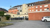 Abschlißbarer Innenhof mit Stellplätzen
