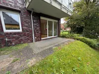 Terrasse hinter Wohnzimmer
