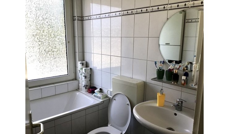  Wohnung Hauseingang I Badezimmer