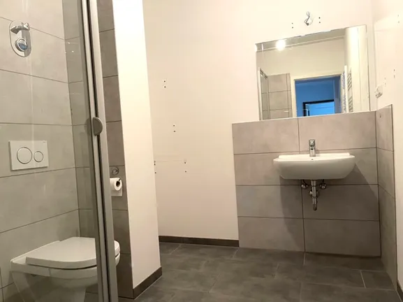 Wohnung 1.OG re Haus 14 Badezimmer