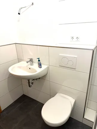 Badezimmer Ansicht 2