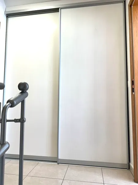 Schrank in der oberen Diele