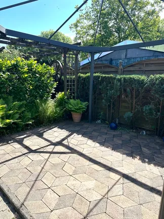 Terrassenplatz im Garten