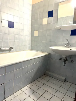 Badezimmer Ansicht 1