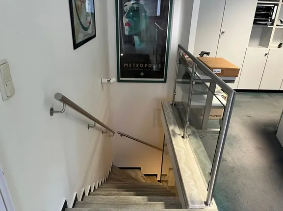 Treppe zum Untergeschoss