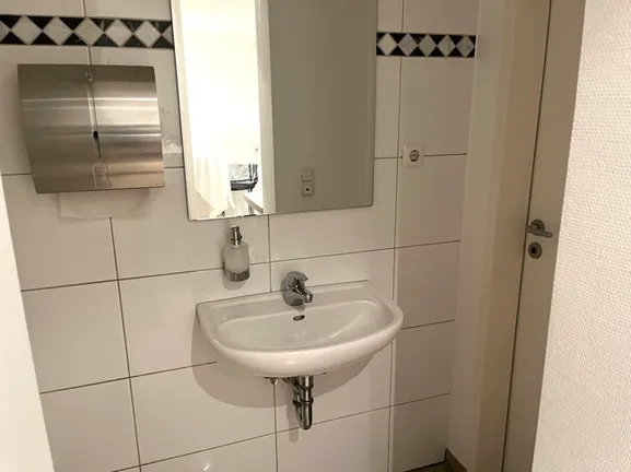 WC-Bereich/Damen und Herren