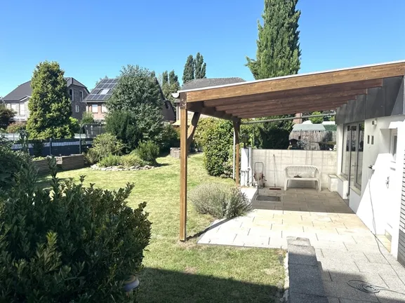 überdachte Terrasse