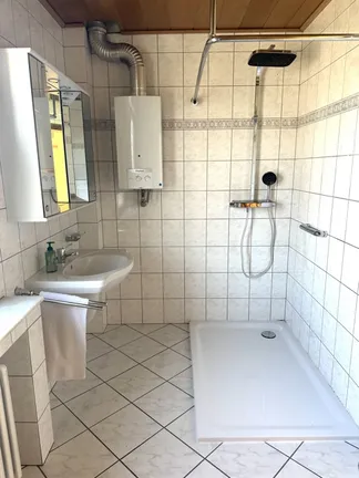 Badezimmer Ansicht 1