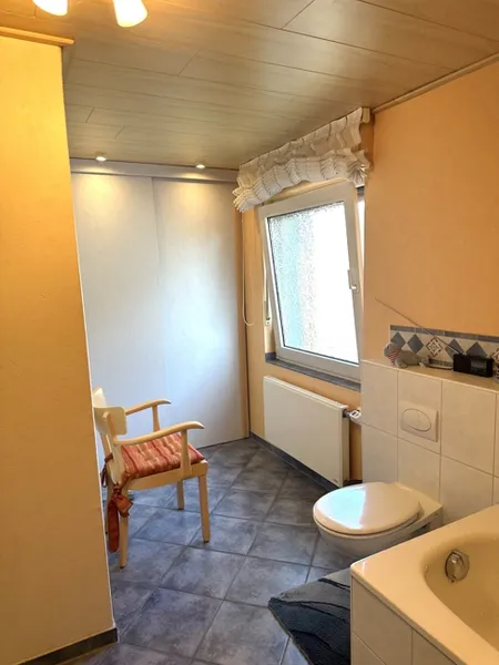 Badezimmer Ansicht 2