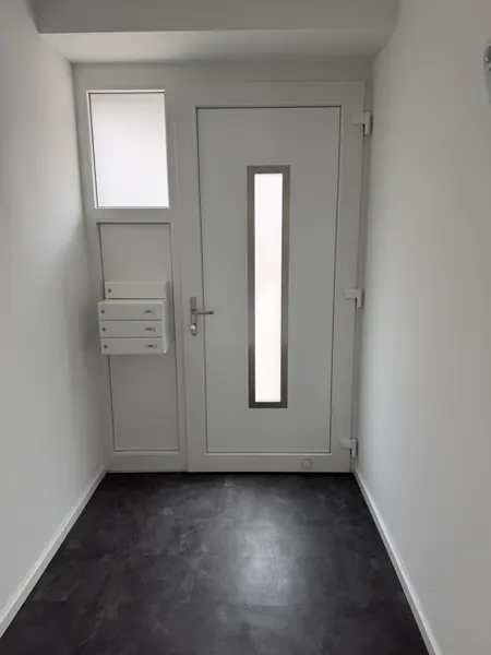 Eingangsbereich nur zwei Wohnungen