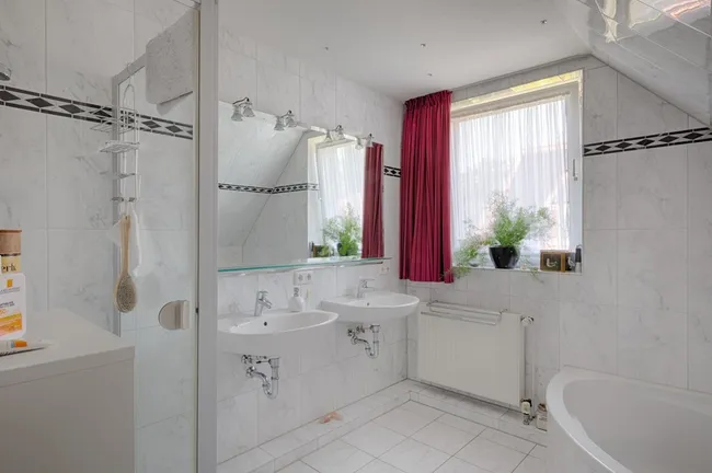 Hauptbadezimmer