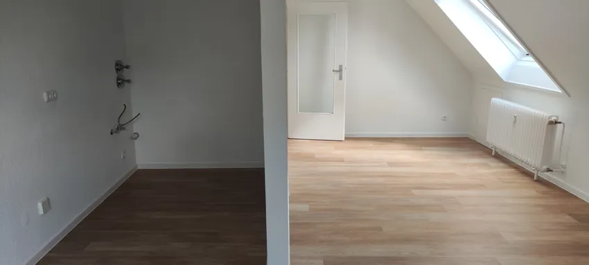 Küchenbereich mit Wohnzimmer