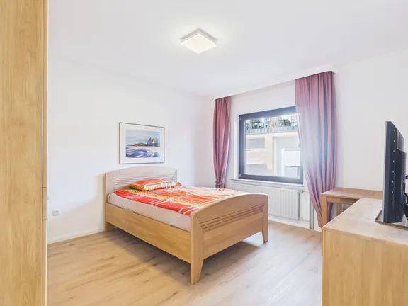 Schlafzimmer 1