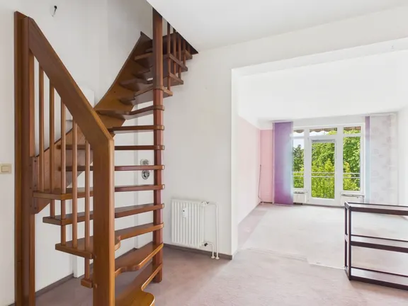 Treppe ins Dachstudio