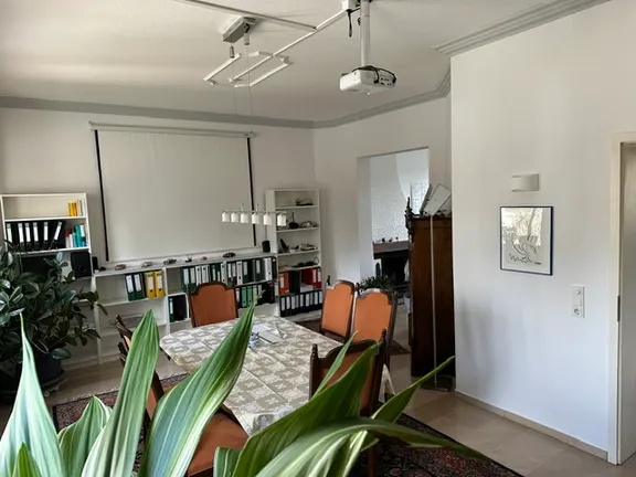 Esszimmer b