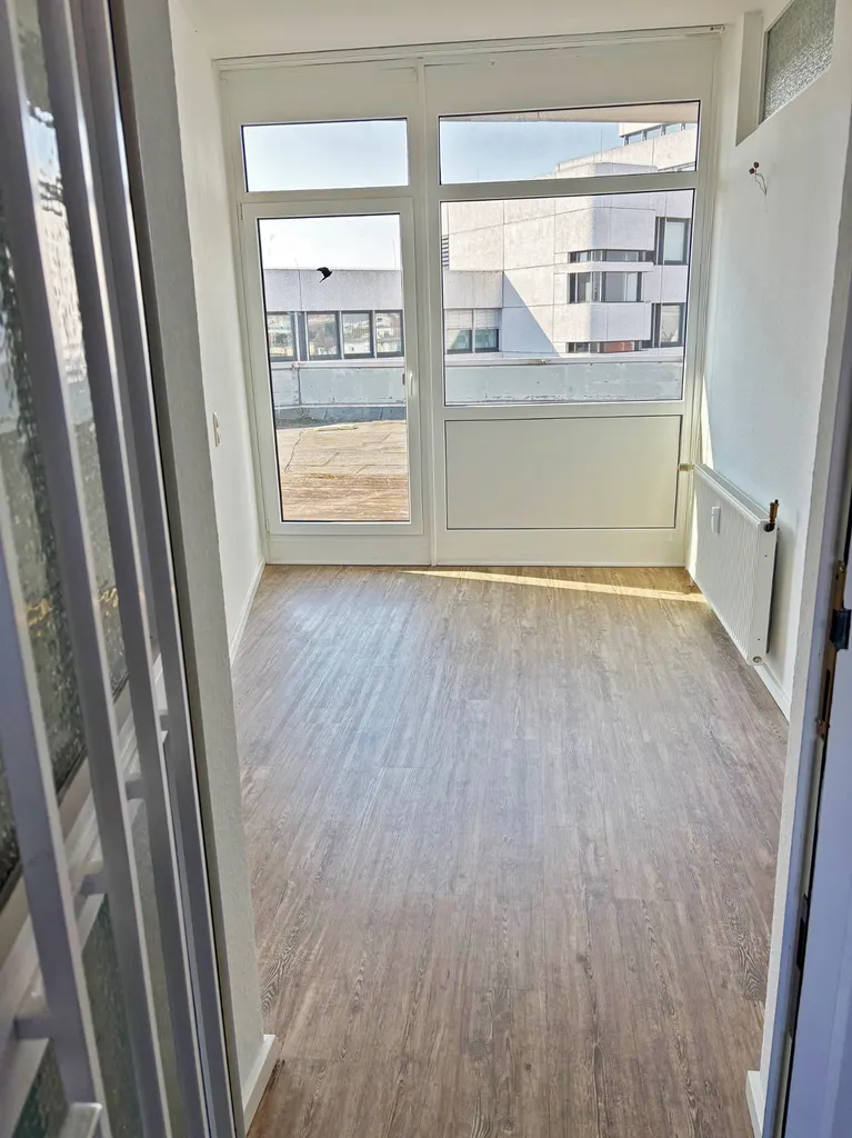 1307, Escherstr. 14, Büro 6. OG, Eingang mit Empfang.jpg