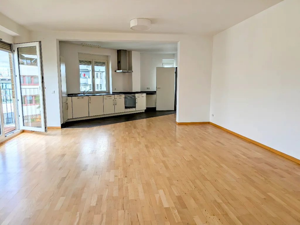 Wohnbereich mit EBK.jpg