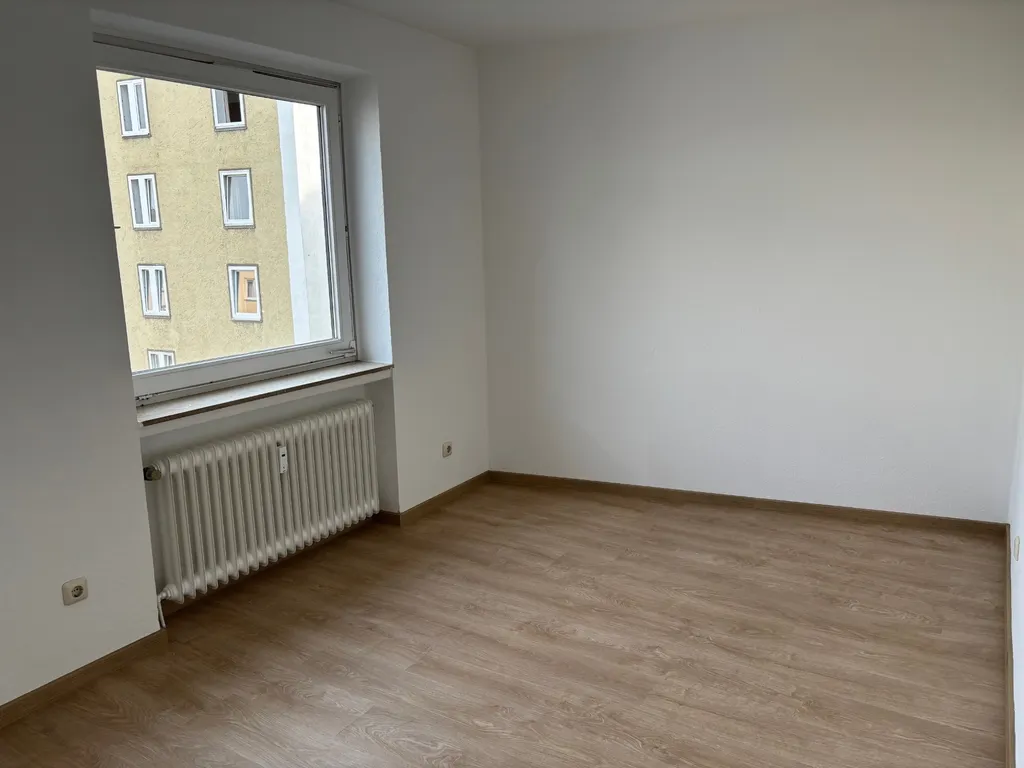 WE 1307-0015, Schlafzi., rechte Ansicht.jpg