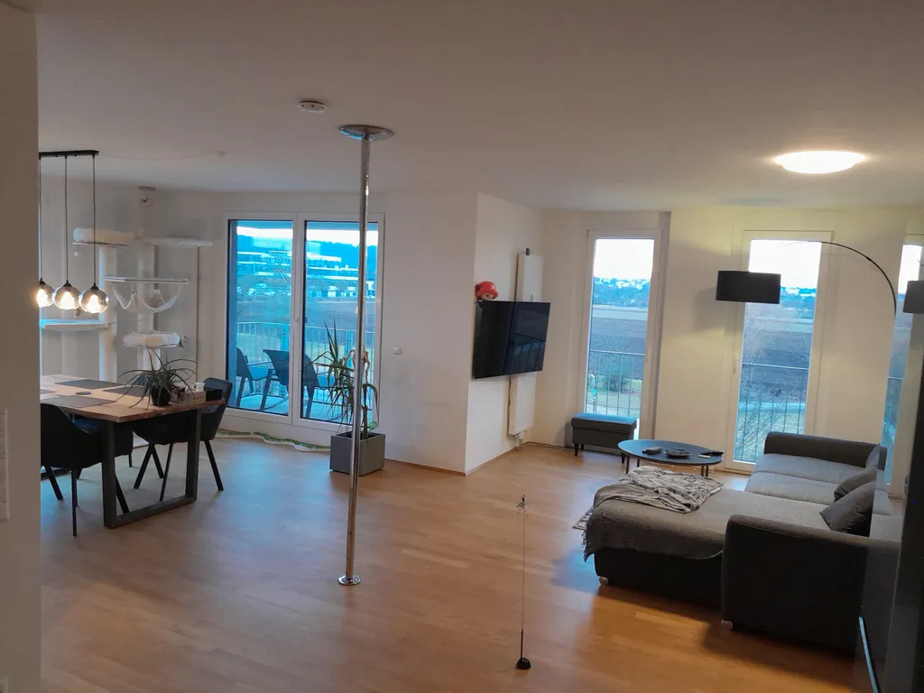 Wohn- und Esszimmer.jpg