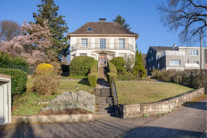 Charmante alte Villa mit großem Grundstück und Weitblick in begehrter Wohnlage von Ennepetal! Haus zum Kauf