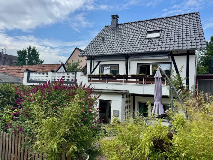 Einfamilienhaus mit 20 Garagenstellplätzen in Stadtnähe Haus zum Kauf