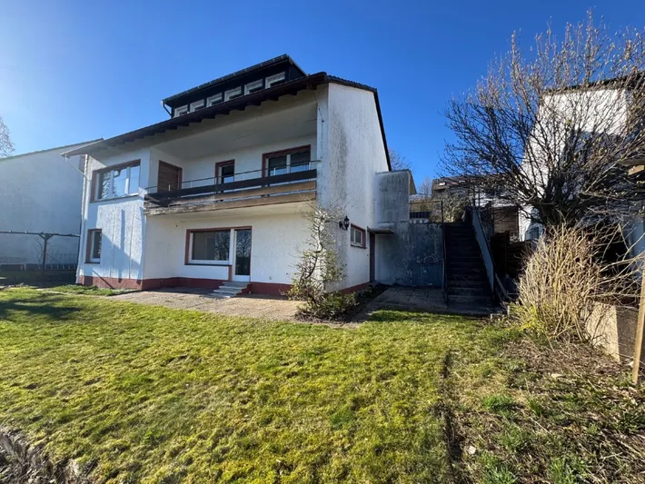 Seltene Gelegenheit: freistehendes 1-2 Familienhaus in attraktiver Lage Haus zum Kauf