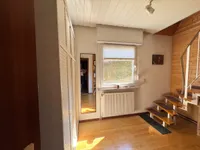 Zimmer EG mit Aufgang Dachgeschoss