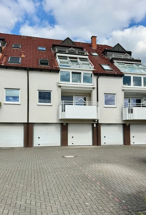 Wohnen wie im eigenen Haus - besondere Maisonette mit Sonnenbalkon, Garage und PKW Stellplatz Wohnung zur Miete