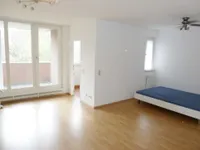 Wohn- Schlafzimmer mit Balkon