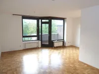 Wohnzimmer mit Balkon