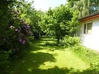 Garten und Nebenhaus