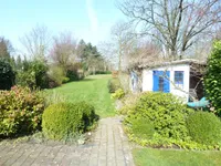 Toller Garten mit Gartenhaus