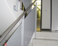 Treppenhaus mit Lift