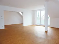 Wohnzimmer zum Essbereich