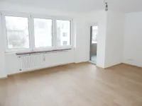 Wohnzimmer mit Balkon