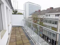 Balkon zur Straßenseite