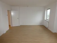 großzügiges Wohnzimmer