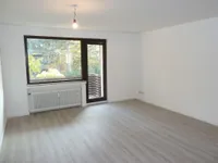 Wohnzimmer mit Balkon