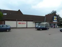 Parkplatz vor dem Supermarkt