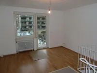 ... zum Arbeitszimmer mit Balkon