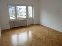 Wohnzimmer mit Balkon