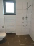 Gäste-WC mit Dusche