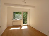 Schlafzimmer zum Balkon...