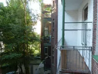 Ihr rückwärtiger Balkon