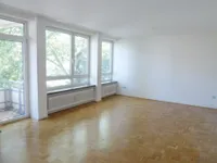 Wohnzimmer mit Balkon