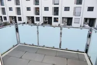 Balkon mit Platz für Tisch + Stühle